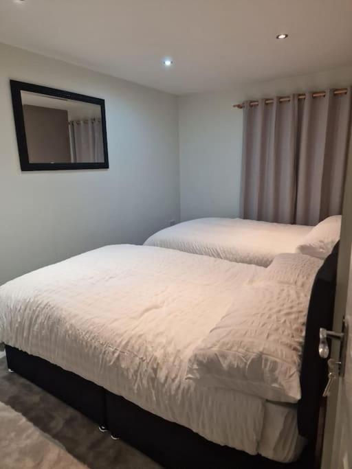 A&S Properties, No Guest Fees, Bank Transfe Deposit Available Wolverhampton Exterior foto