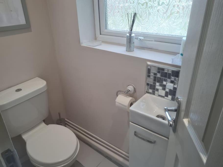 A&S Properties, No Guest Fees, Bank Transfe Deposit Available Wolverhampton Exterior foto