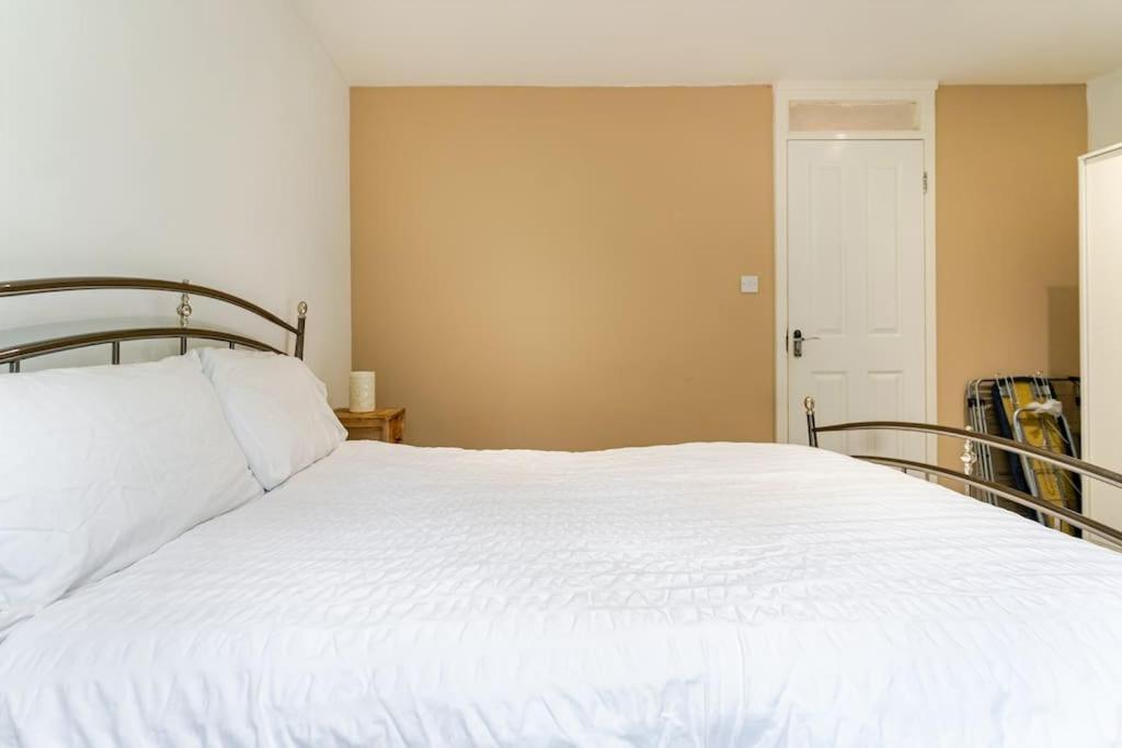 A&S Properties, No Guest Fees, Bank Transfe Deposit Available Wolverhampton Exterior foto